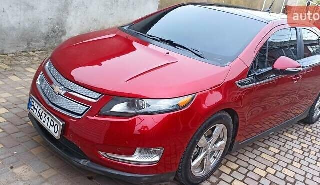 Красный Шевроле Вольт, объемом двигателя 1.4 л и пробегом 211 тыс. км за 9000 $, фото 1 на Automoto.ua