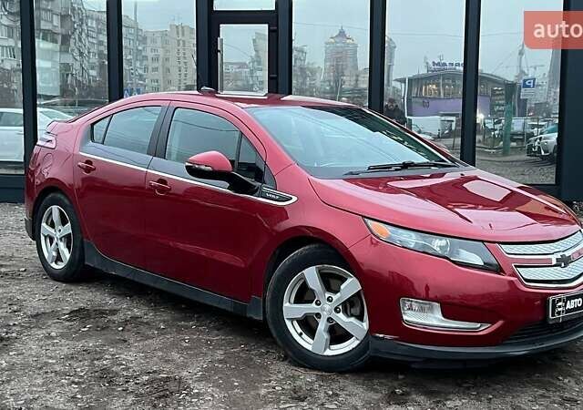 Красный Шевроле Вольт, объемом двигателя 1.4 л и пробегом 155 тыс. км за 9590 $, фото 1 на Automoto.ua