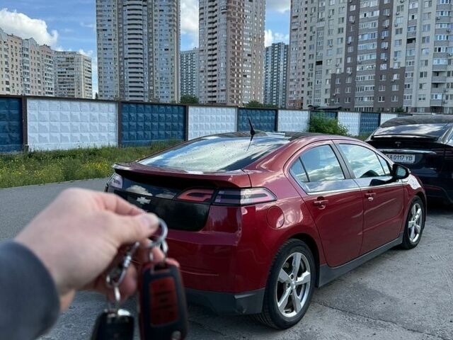 Красный Шевроле Вольт, объемом двигателя 1.4 л и пробегом 178 тыс. км за 10000 $, фото 1 на Automoto.ua