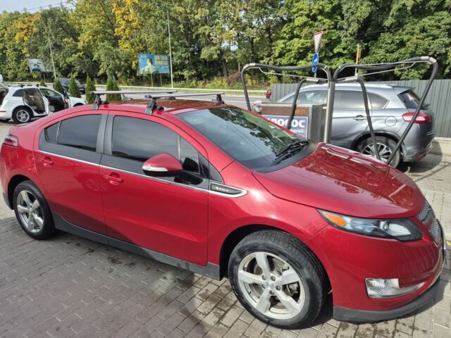 Красный Шевроле Вольт, объемом двигателя 1.4 л и пробегом 154 тыс. км за 10550 $, фото 1 на Automoto.ua