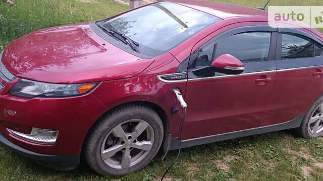 Красный Шевроле Вольт, объемом двигателя 1.4 л и пробегом 210 тыс. км за 11500 $, фото 1 на Automoto.ua