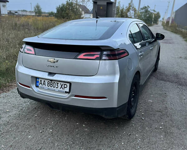 Серый Шевроле Вольт, объемом двигателя 1.4 л и пробегом 253 тыс. км за 7700 $, фото 1 на Automoto.ua