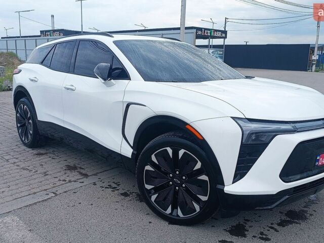 Белый Шевроле Blazer EV, объемом двигателя 0 л и пробегом 25 тыс. км за 30999 $, фото 1 на Automoto.ua