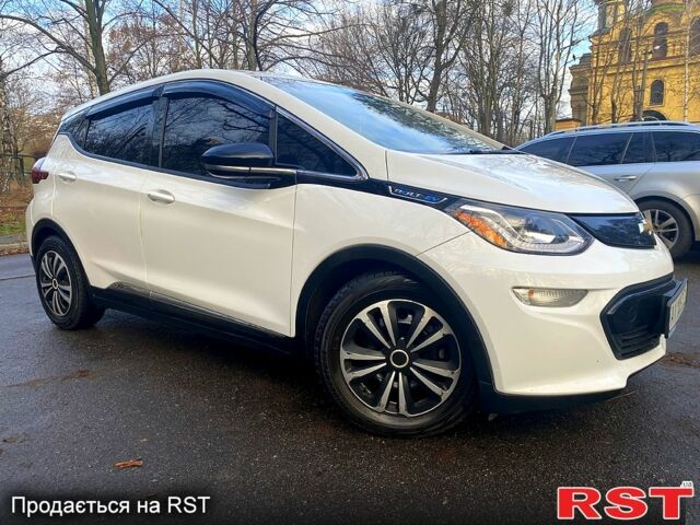 Белый Шевроле Bolt, объемом двигателя 0 л и пробегом 147 тыс. км за 12999 $, фото 1 на Automoto.ua