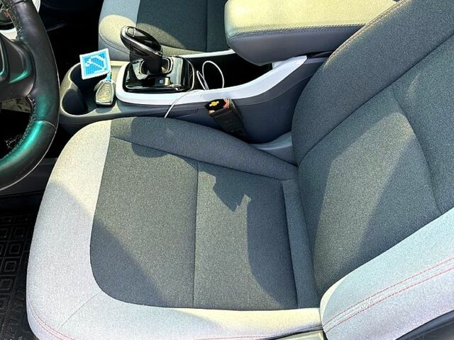 Серый Шевроле Bolt, объемом двигателя 0 л и пробегом 150 тыс. км за 14000 $, фото 1 на Automoto.ua