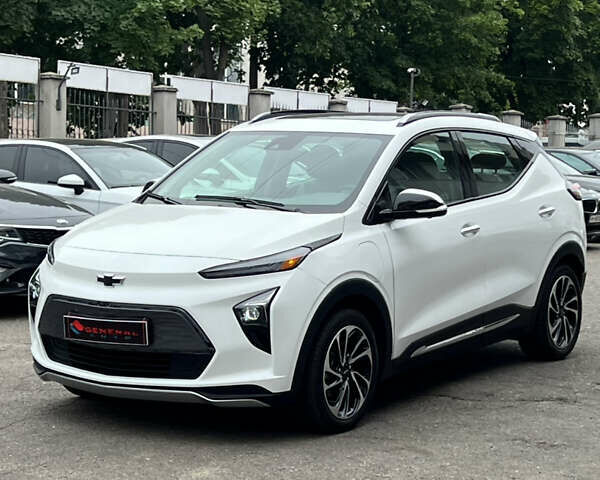 Белый Шевроле Bolt EUV, объемом двигателя 0 л и пробегом 11 тыс. км за 22500 $, фото 1 на Automoto.ua