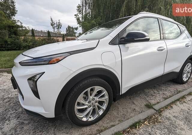 Белый Шевроле Bolt EUV, объемом двигателя 0 л и пробегом 45 тыс. км за 23000 $, фото 1 на Automoto.ua