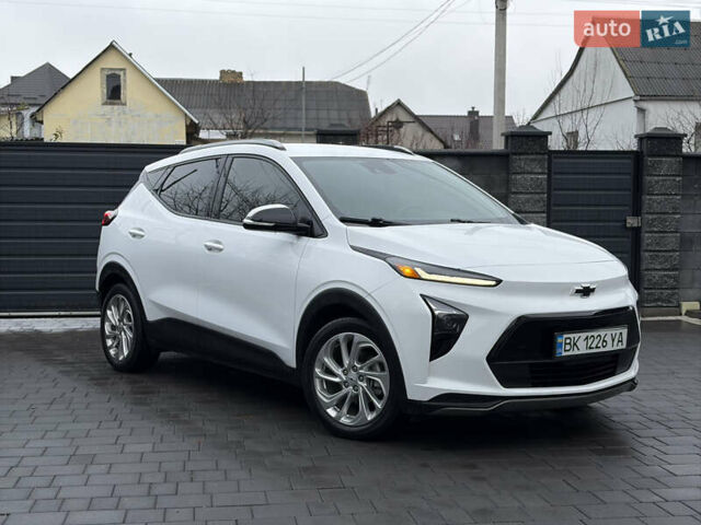 Белый Шевроле Bolt EUV, объемом двигателя 0 л и пробегом 37 тыс. км за 18499 $, фото 1 на Automoto.ua