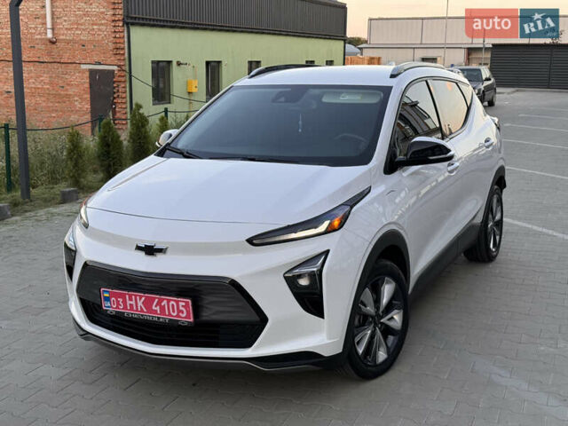 Белый Шевроле Bolt EUV, объемом двигателя 0 л и пробегом 63 тыс. км за 19500 $, фото 1 на Automoto.ua