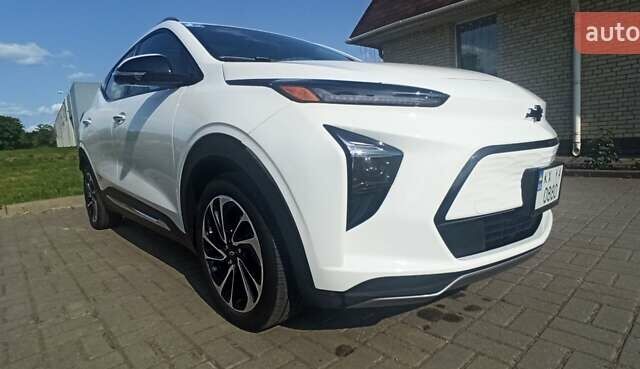 Белый Шевроле Bolt EUV, объемом двигателя 0 л и пробегом 55 тыс. км за 20500 $, фото 1 на Automoto.ua
