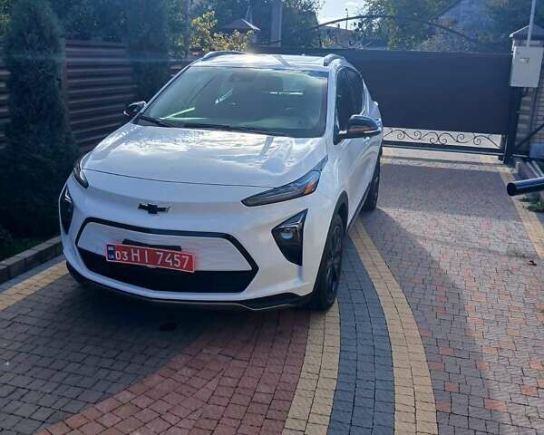 Белый Шевроле Bolt EUV, объемом двигателя 0 л и пробегом 25 тыс. км за 20500 $, фото 1 на Automoto.ua