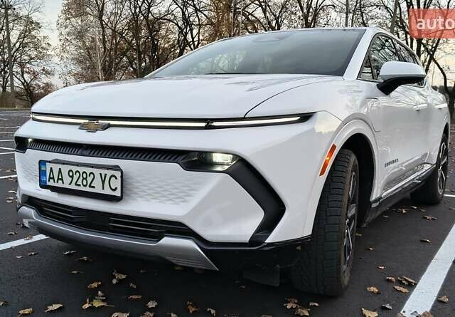 Белый Шевроле Equinox EV, объемом двигателя 0 л и пробегом 11 тыс. км за 31000 $, фото 1 на Automoto.ua
