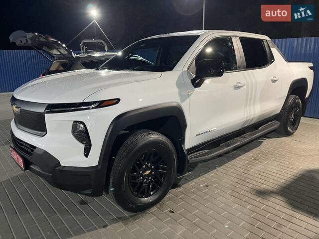 Белый Шевроле Silverado EV, объемом двигателя 0 л и пробегом 9 тыс. км за 65000 $, фото 1 на Automoto.ua