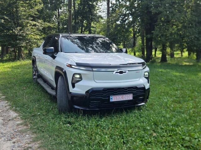 Білий Шевроле Silverado EV, об'ємом двигуна 0 л та пробігом 29 тис. км за 75000 $, фото 1 на Automoto.ua