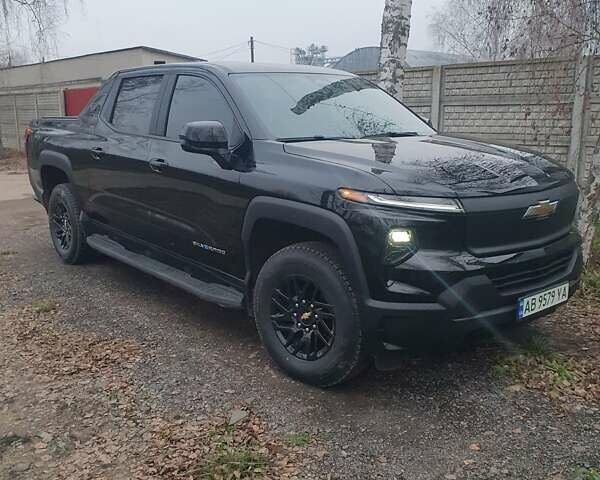 Черный Шевроле Silverado EV, объемом двигателя 0 л и пробегом 11 тыс. км за 68000 $, фото 1 на Automoto.ua