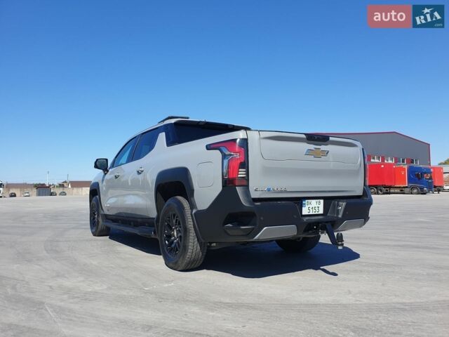 Серый Шевроле Silverado EV, объемом двигателя 0 л и пробегом 5 тыс. км за 66000 $, фото 1 на Automoto.ua