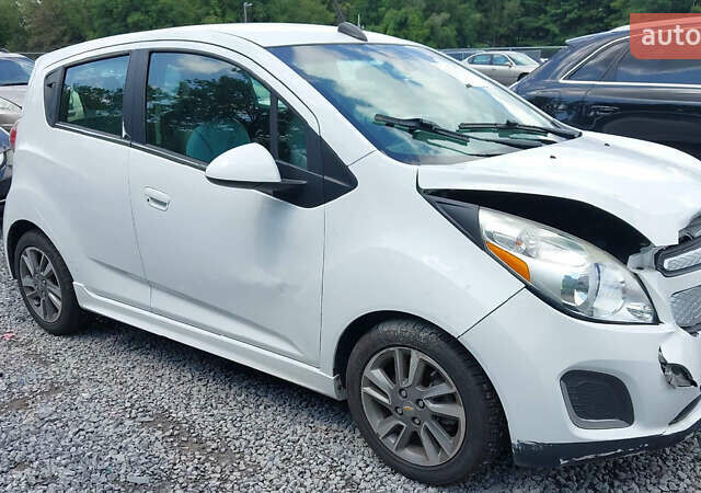 Білий Шевроле Spark EV, об'ємом двигуна 0 л та пробігом 93 тис. км за 4999 $, фото 1 на Automoto.ua