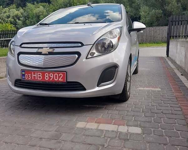 Серый Шевроле Spark EV, объемом двигателя 0 л и пробегом 89 тыс. км за 6200 $, фото 1 на Automoto.ua