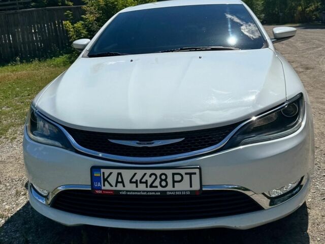Білий Крайслер 200, об'ємом двигуна 2.4 л та пробігом 140 тис. км за 8000 $, фото 1 на Automoto.ua