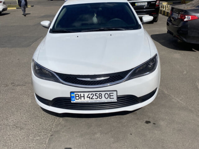 Белый Крайслер 200, объемом двигателя 2.4 л и пробегом 195 тыс. км за 8999 $, фото 1 на Automoto.ua