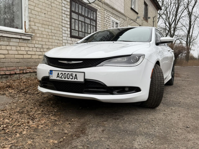 Белый Крайслер 200, объемом двигателя 3.61 л и пробегом 165 тыс. км за 12000 $, фото 1 на Automoto.ua