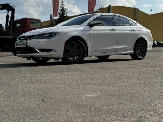 Белый Крайслер 200, объемом двигателя 2.4 л и пробегом 199 тыс. км за 8200 $, фото 1 на Automoto.ua