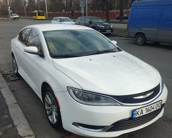 Білий Крайслер 200, об'ємом двигуна 2.36 л та пробігом 159 тис. км за 9000 $, фото 1 на Automoto.ua