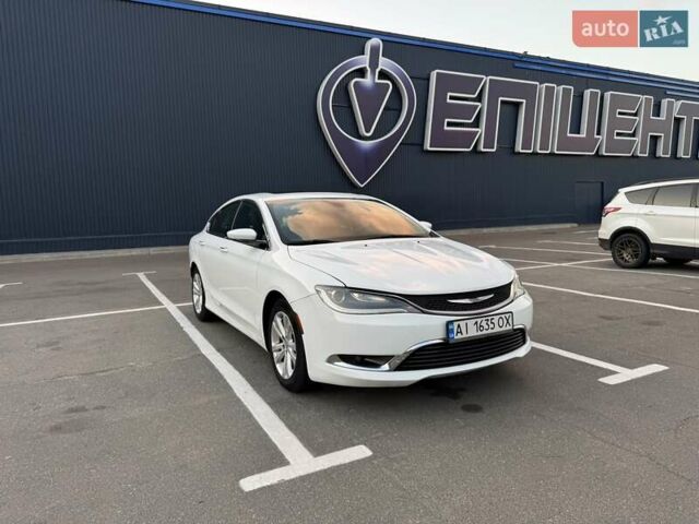 Белый Крайслер 200, объемом двигателя 3.6 л и пробегом 205 тыс. км за 12500 $, фото 1 на Automoto.ua