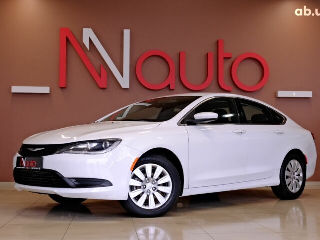 Белый Крайслер 200, объемом двигателя 2.4 л и пробегом 111 тыс. км за 8900 $, фото 1 на Automoto.ua