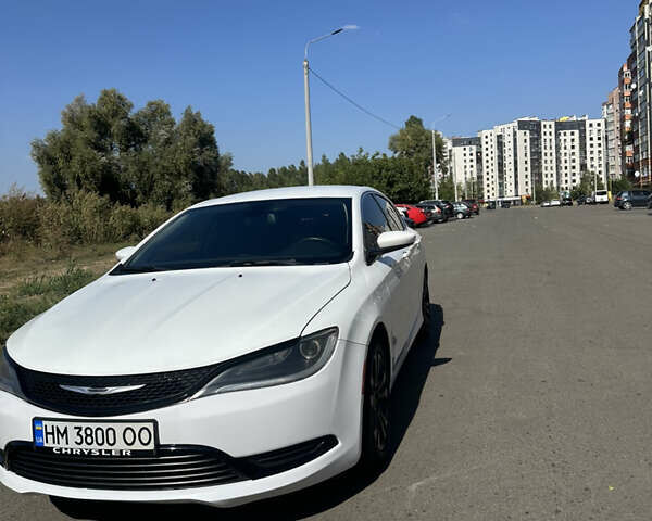 Белый Крайслер 200, объемом двигателя 2.36 л и пробегом 250 тыс. км за 8500 $, фото 1 на Automoto.ua