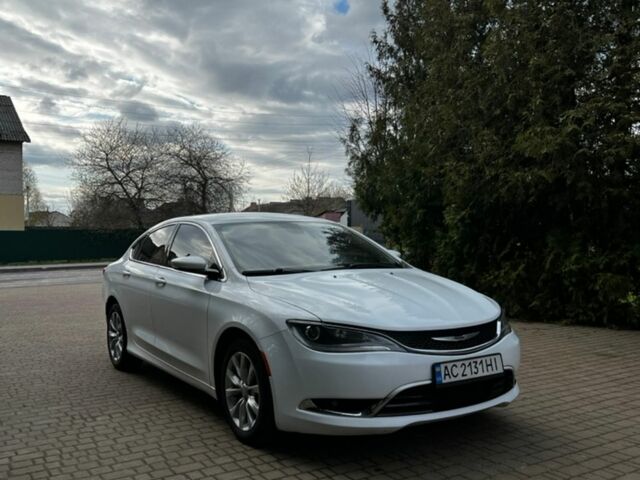 Белый Крайслер 200, объемом двигателя 2.4 л и пробегом 280 тыс. км за 8950 $, фото 1 на Automoto.ua