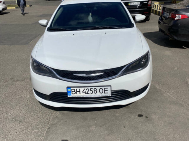 Белый Крайслер 200, объемом двигателя 2.4 л и пробегом 195 тыс. км за 7999 $, фото 1 на Automoto.ua