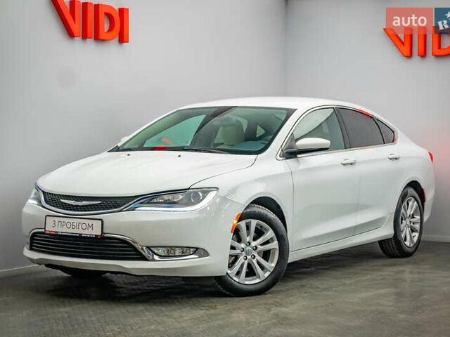 Белый Крайслер 200, объемом двигателя 2.4 л и пробегом 132 тыс. км за 9688 $, фото 1 на Automoto.ua