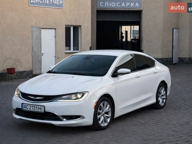 Белый Крайслер 200, объемом двигателя 2.4 л и пробегом 276 тыс. км за 8999 $, фото 1 на Automoto.ua