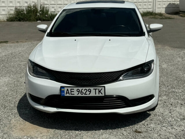 Белый Крайслер 200, объемом двигателя 2.4 л и пробегом 197 тыс. км за 11300 $, фото 1 на Automoto.ua