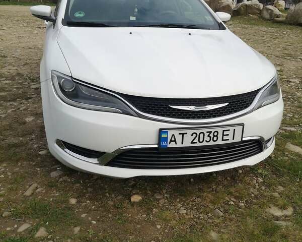 Білий Крайслер 200, об'ємом двигуна 2.4 л та пробігом 151 тис. км за 10579 $, фото 1 на Automoto.ua