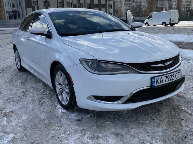 Білий Крайслер 200, об'ємом двигуна 2.36 л та пробігом 185 тис. км за 12300 $, фото 1 на Automoto.ua