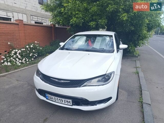 Белый Крайслер 200, объемом двигателя 2.36 л и пробегом 232 тыс. км за 6700 $, фото 1 на Automoto.ua