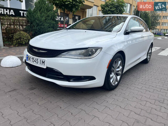 Белый Крайслер 200, объемом двигателя 3.6 л и пробегом 184 тыс. км за 11100 $, фото 1 на Automoto.ua
