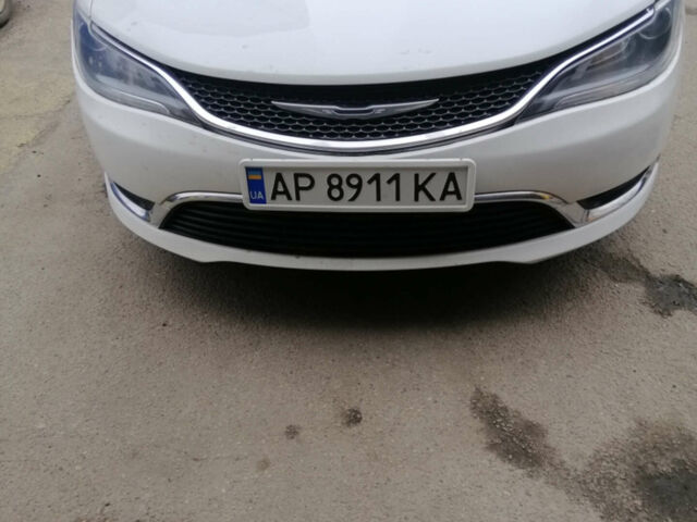 Білий Крайслер 200, об'ємом двигуна 2.4 л та пробігом 226 тис. км за 10700 $, фото 1 на Automoto.ua
