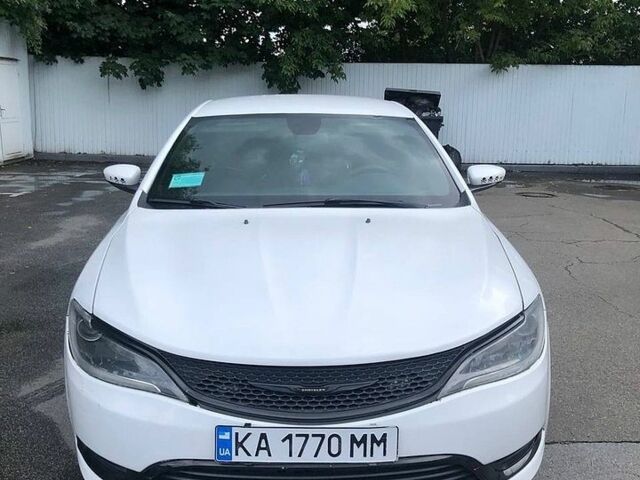 Білий Крайслер 200, об'ємом двигуна 2.36 л та пробігом 380 тис. км за 6600 $, фото 1 на Automoto.ua