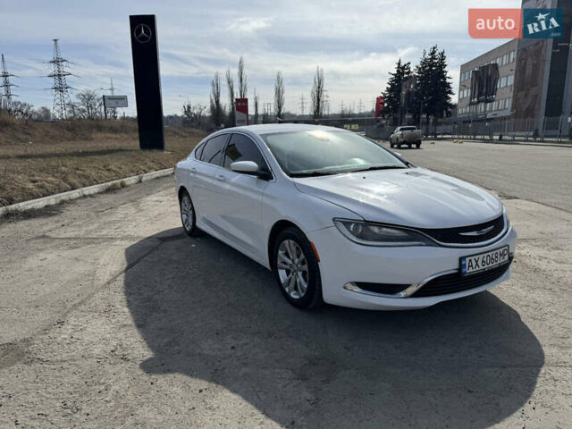 Белый Крайслер 200, объемом двигателя 2.4 л и пробегом 160 тыс. км за 9300 $, фото 1 на Automoto.ua