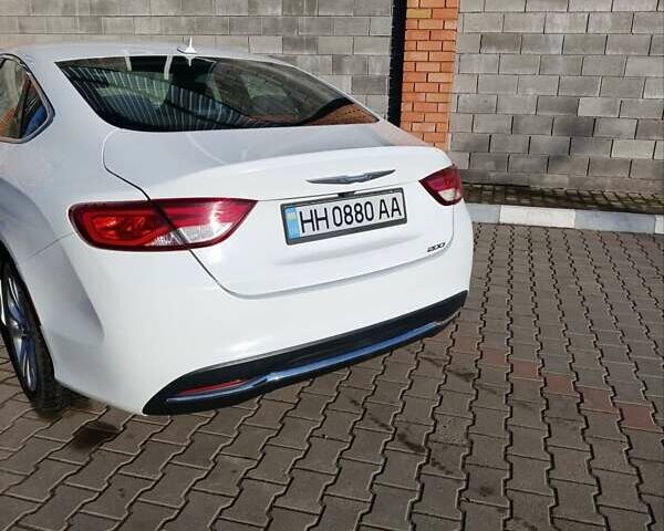 Білий Крайслер 200, об'ємом двигуна 2.36 л та пробігом 132 тис. км за 8900 $, фото 1 на Automoto.ua