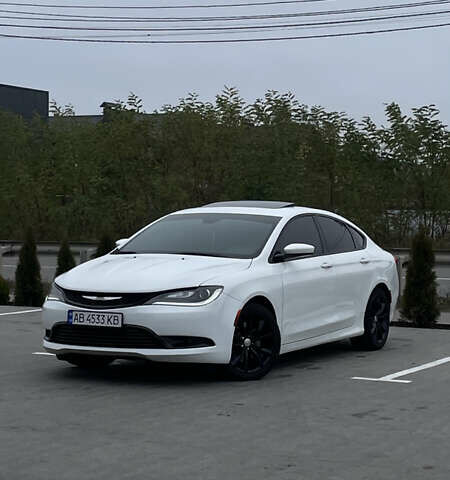 Білий Крайслер 200, об'ємом двигуна 3.61 л та пробігом 186 тис. км за 10600 $, фото 1 на Automoto.ua