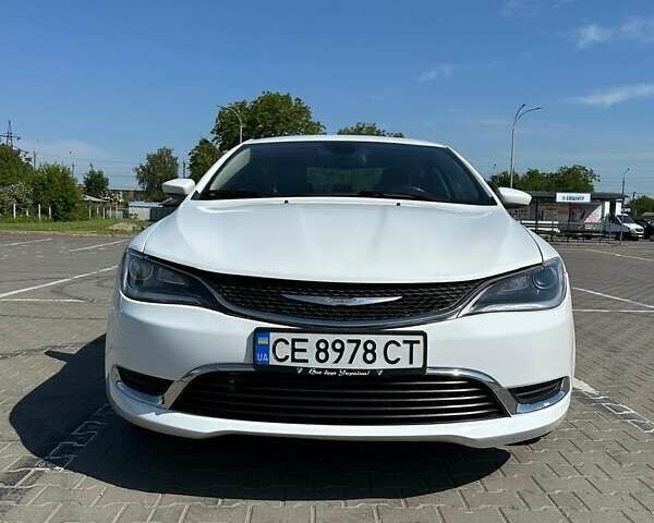 Белый Крайслер 200, объемом двигателя 2.4 л и пробегом 200 тыс. км за 8900 $, фото 1 на Automoto.ua