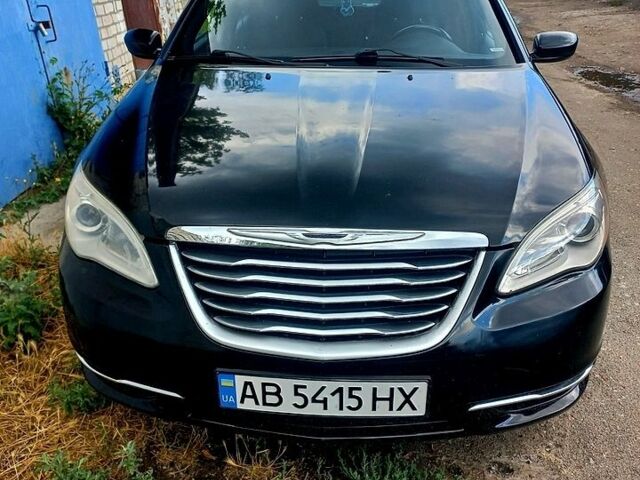 Черный Крайслер 200, объемом двигателя 2.4 л и пробегом 320 тыс. км за 5700 $, фото 1 на Automoto.ua
