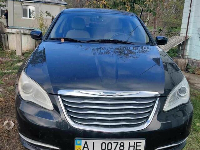 Черный Крайслер 200, объемом двигателя 2.4 л и пробегом 134 тыс. км за 5500 $, фото 1 на Automoto.ua