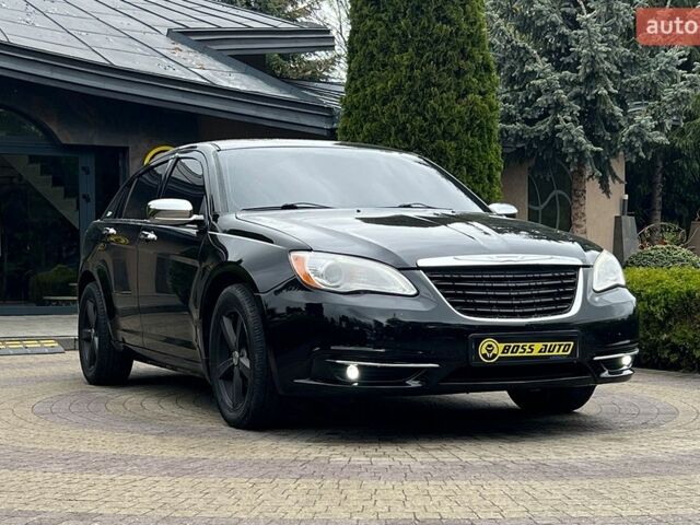 Черный Крайслер 200, объемом двигателя 3.61 л и пробегом 65 тыс. км за 7999 $, фото 1 на Automoto.ua