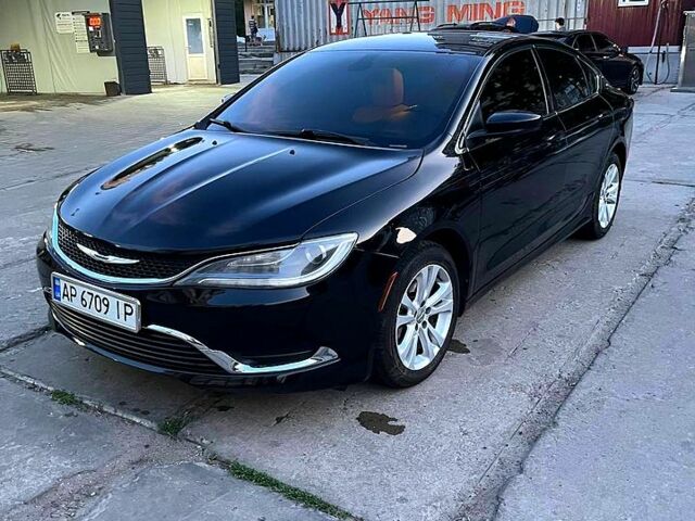 Черный Крайслер 200, объемом двигателя 2.4 л и пробегом 0 тыс. км за 9999 $, фото 1 на Automoto.ua