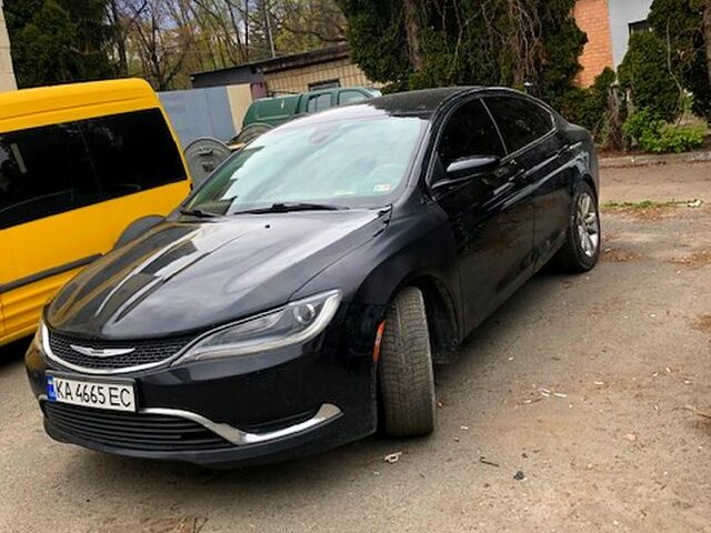 Черный Крайслер 200, объемом двигателя 2.4 л и пробегом 350 тыс. км за 6000 $, фото 1 на Automoto.ua
